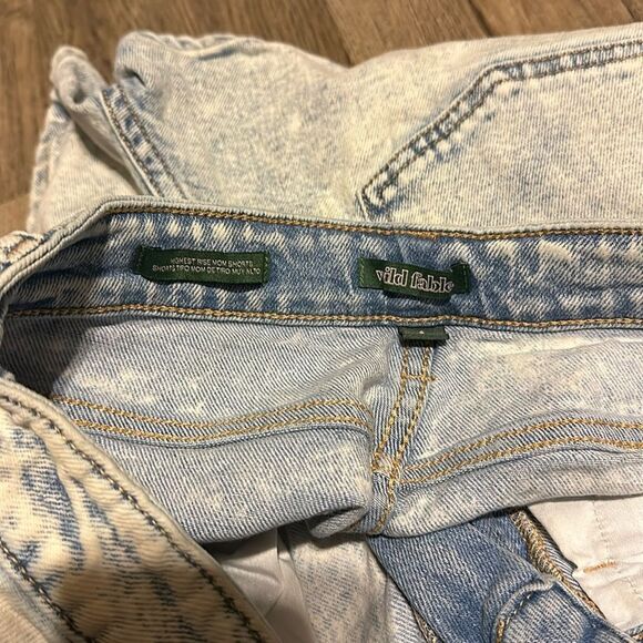 Wild Fable Highest Rise Mom Jean Shorts Women’s Size 4 | Light Wash High Waist - Picture 3 of 6